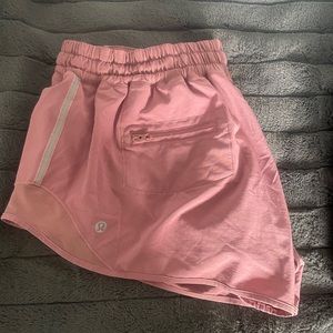 Lululemon hotty hot shorts sz12